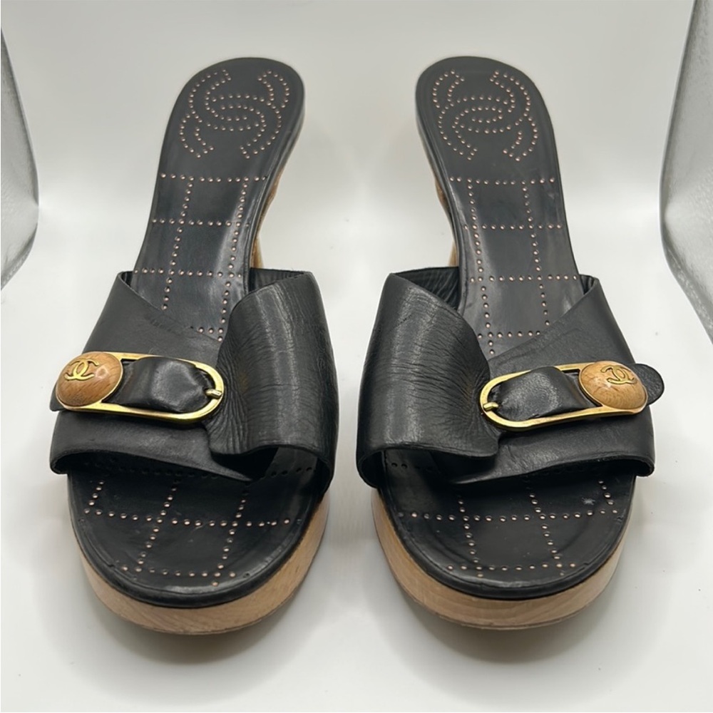 Chanel slides